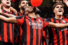 爱游戏app-包含尤文图斯训练开放日；冲刺阶段再遭质疑引欢呼；国王杯在即；资深球员宣示担当的词条-爱游戏app