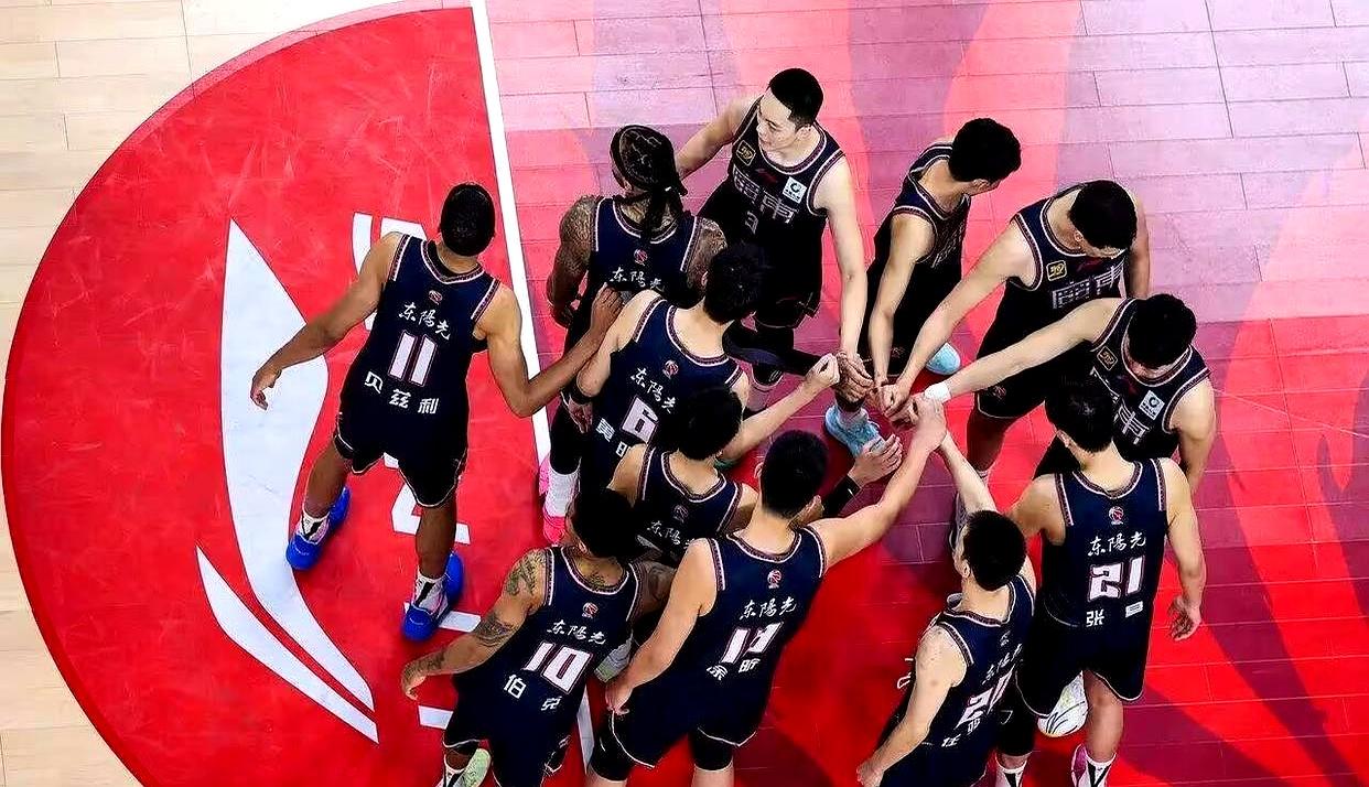 包含CBA季后赛赛程吃紧，AC米兰国际比赛日绝杀压哨，震撼外界，训练强度明显提升的词条