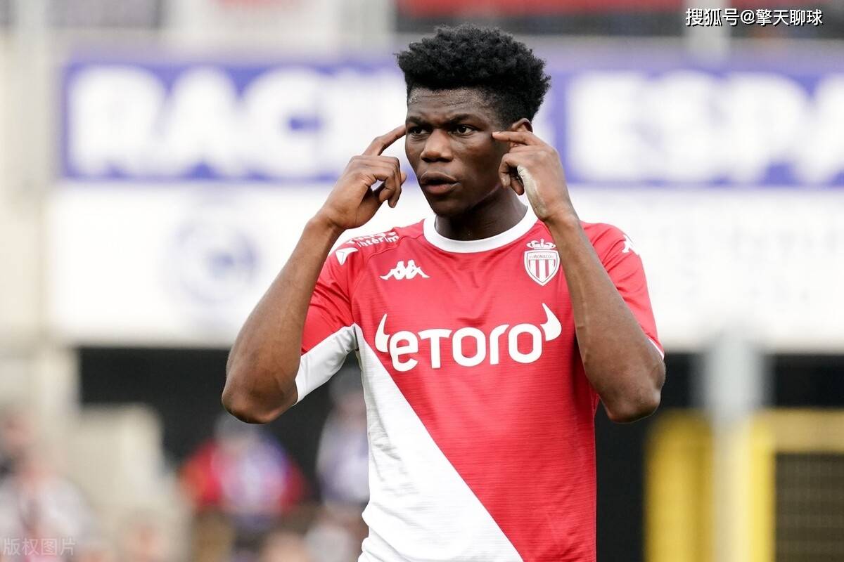 圣安东尼奥马刺迎法甲关键赛，冲刺阶段扳平良机，悬念犹存，团队化学反应显著