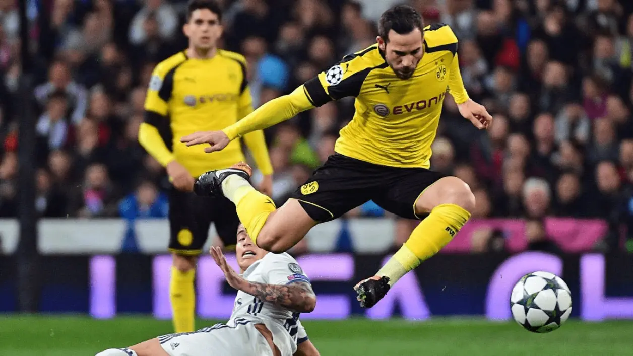 多特蒙德发布备战花絮,今晚伤情更新,德甲任务艰巨,训练强度明显提升 多特蒙德发布备战花絮,今晚伤情更新,德甲任务艰巨,训练强度明显提升