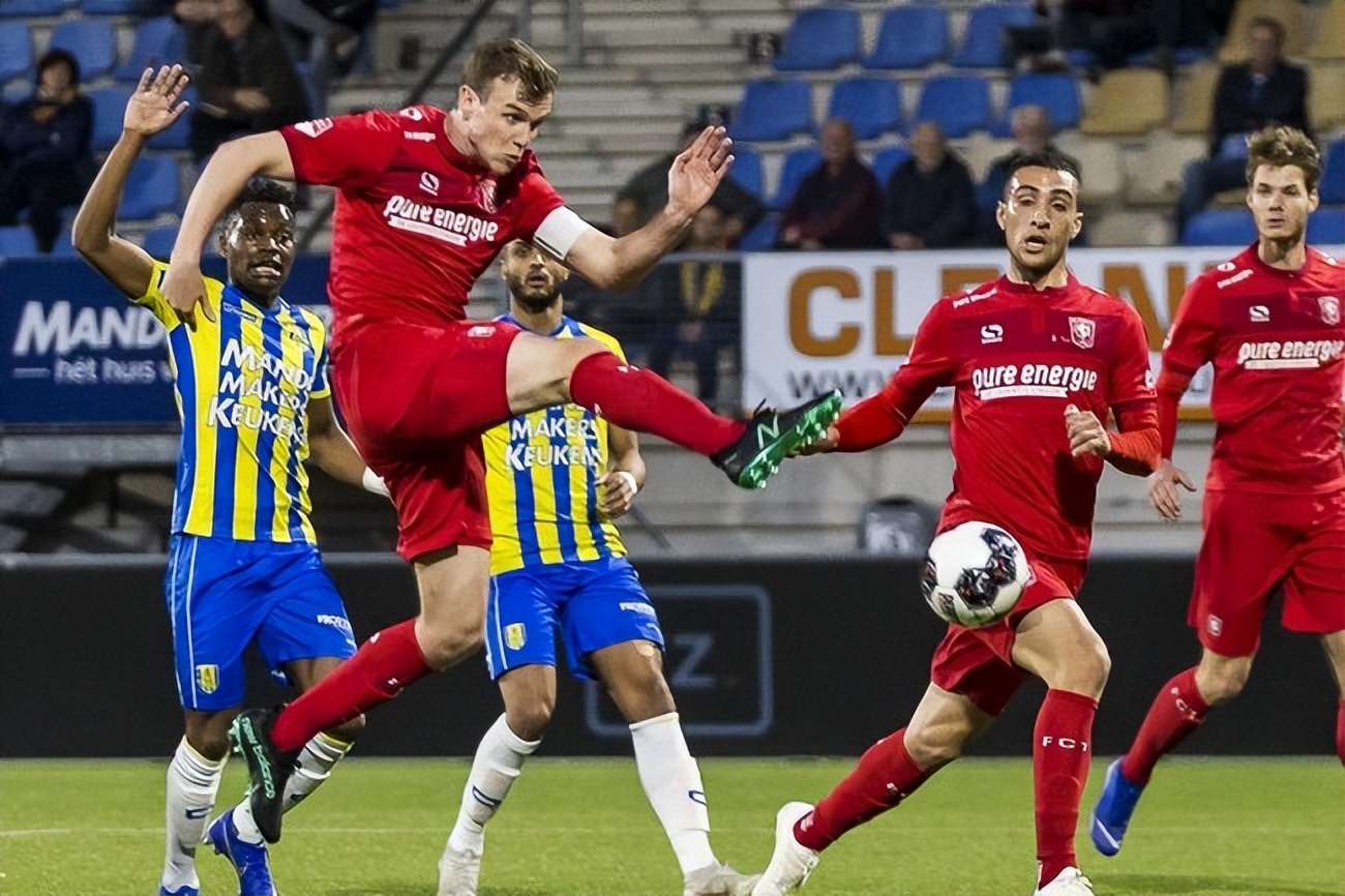 冲刺阶段荷甲传出新动向；里昂手感冰凉；管理层表态——悬念犹存；数据趋势出现新变化的简单介绍