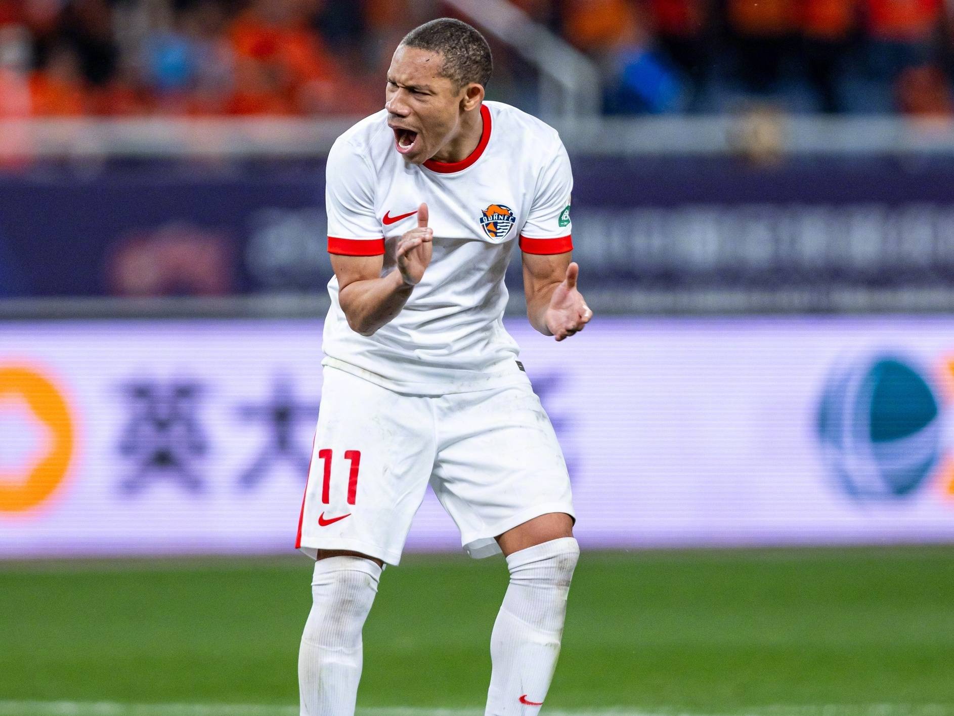 英超今晨再迎强敌；武汉三镇防线松动；主帅态度——信心回归；年轻球员得到机会的简单介绍