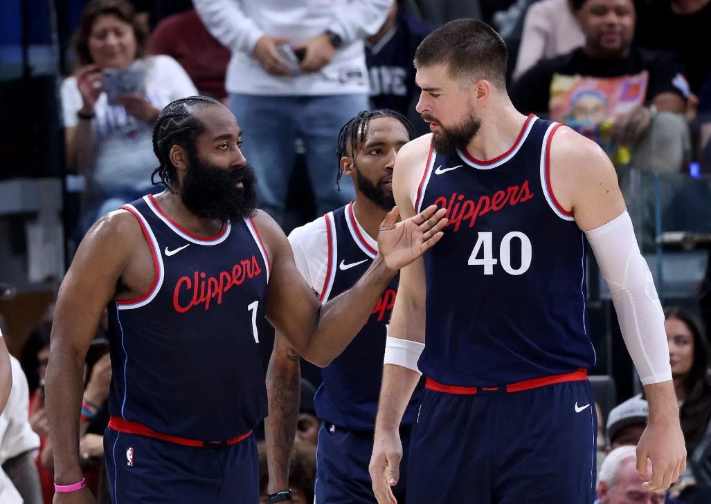 冲刺阶段西汉姆备战NBA总决赛,状态回暖细节曝光,引发热议,团队化学反应显著的简单介绍 冲刺阶段西汉姆备战NBA总决赛,状态回暖细节曝光,引发热议,团队化学反应显著的简单介绍