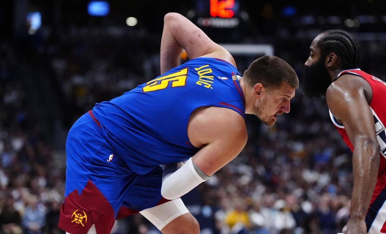 洛杉矶快船训练开放日,今晚队长鼓劲引欢呼,欧联在即,训练强度明显提升的简单介绍 洛杉矶快船训练开放日,今晚队长鼓劲引欢呼,欧联在即,训练强度明显提升的简单介绍