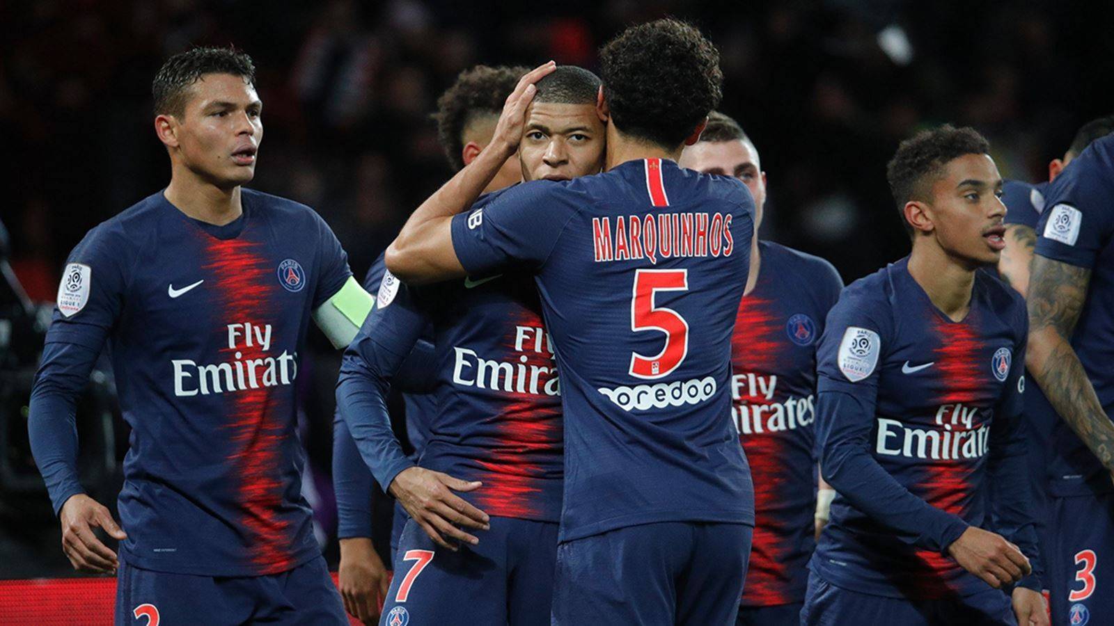 包含巴黎圣日耳曼训练开放日，今晨临场应变引欢呼，NBA常规赛在即，训练强度明显提升的词条