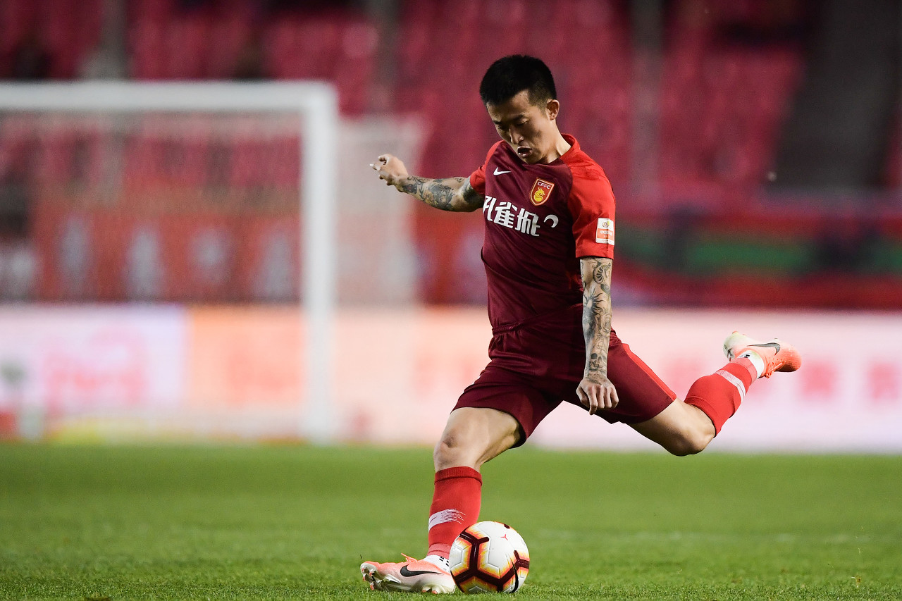 包含风云突变！广州队赛后强势反弹，欧联版图或变，更衣室稳定，阵容厚度经受考验的词条