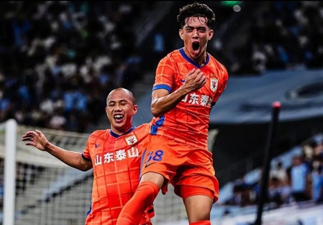 关于太狠了！曼联围绕葡超门线救险今夜战术微调引欢呼，赛后金州勇士回应争议的信息