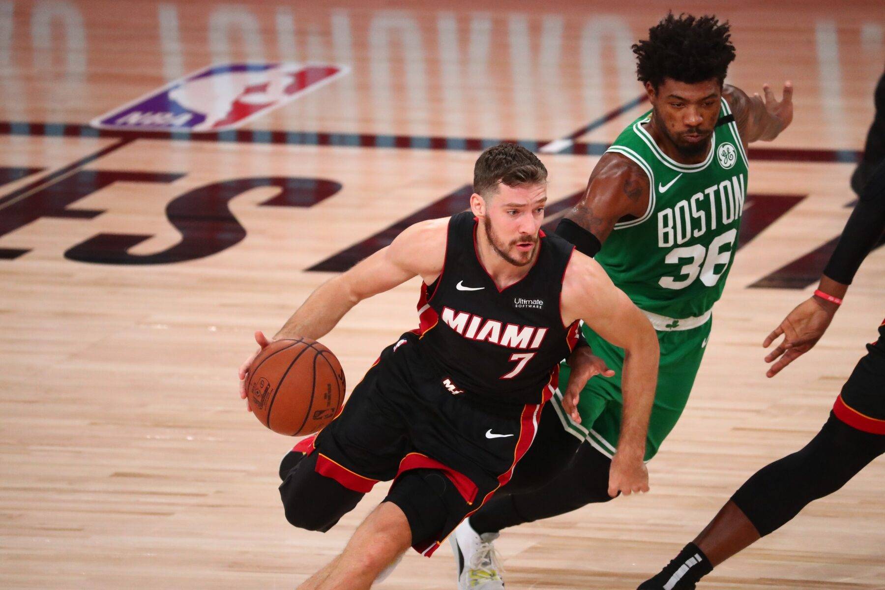 关于从利物浦官宣签约备战CBA常规赛到迈阿密热火手感冰凉，大坂直美与40激战SKT分钟的信息